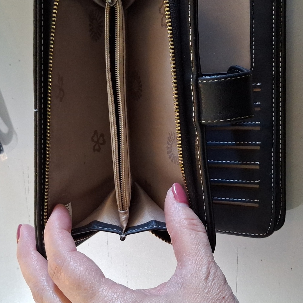 Women's Genuine Leather Wallet - Picture 6 of 9